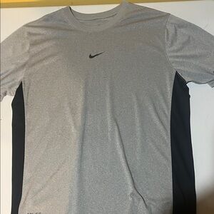 Nike Men's Short Sleeve Gray and Black Tee
